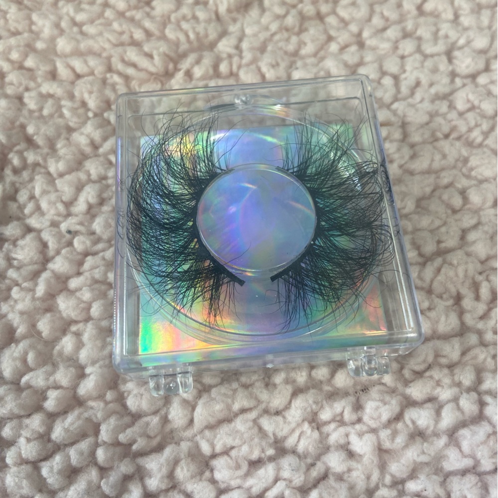 Eyelashes - Mink w/ a soft & fluffy feel